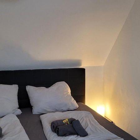 Berg Messe Dg 1Zi, K,D,B Parkplatz, W-Lan, Homeoffice Bergisch Gladbach Esterno foto