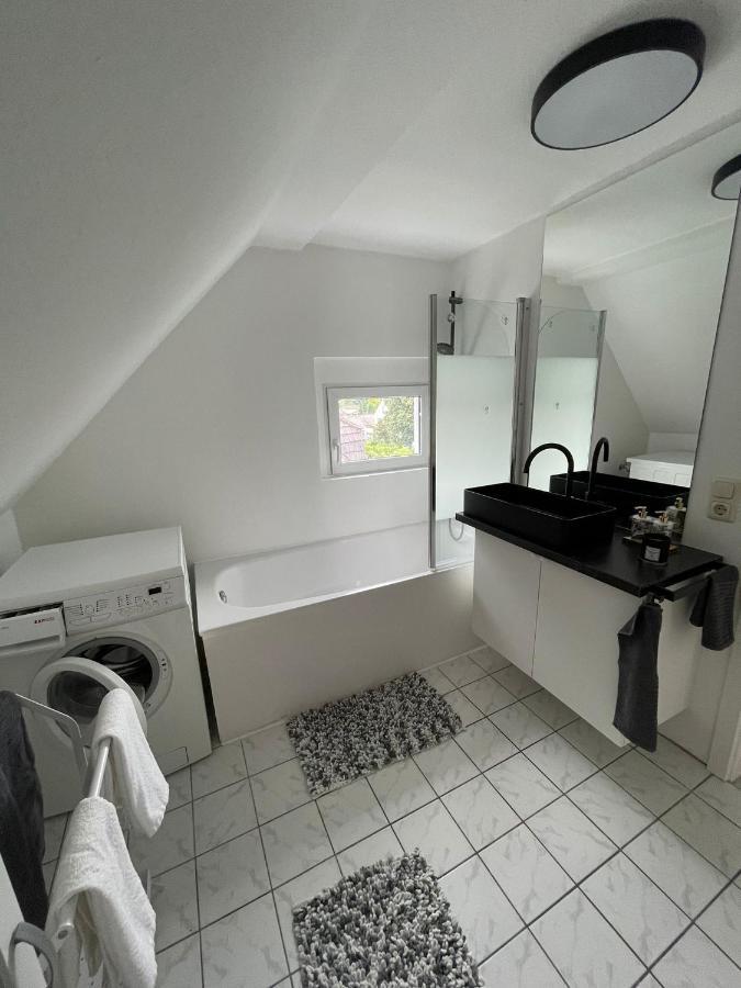 Berg Messe Dg 1Zi, K,D,B Parkplatz, W-Lan, Homeoffice Bergisch Gladbach Esterno foto